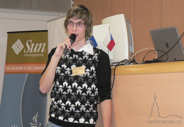 13-matej brydl prezentuje svuj projekt.jpg